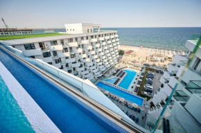Wave n’ Sea Apartment in Infinity Beach Resort - parking